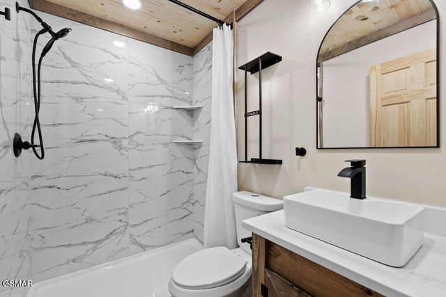 1361 N Baden Drive, Gatlinburg, TN 37738