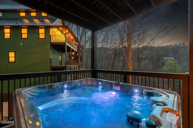 1361 N Baden Drive, Gatlinburg, TN 37738