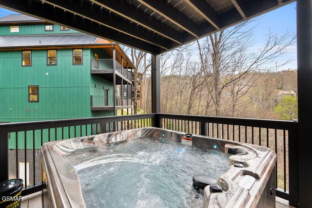 1361 N Baden Drive, Gatlinburg, TN 37738