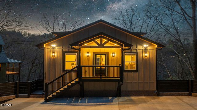 1361 N Baden Drive, Gatlinburg, TN 37738