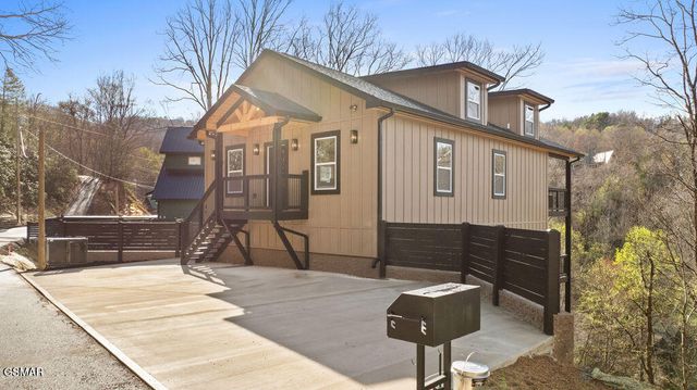 1361 N Baden Drive, Gatlinburg, TN 37738