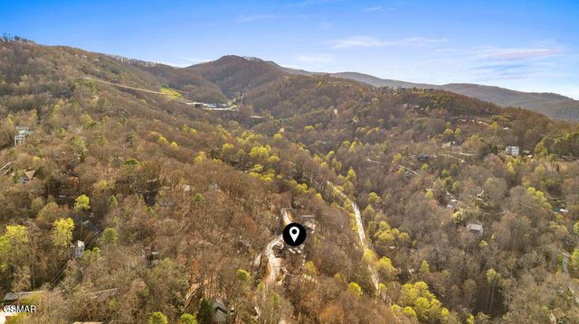 1361 N Baden Drive, Gatlinburg, TN 37738