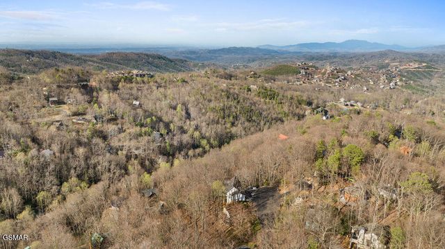 1361 N Baden Drive, Gatlinburg, TN 37738
