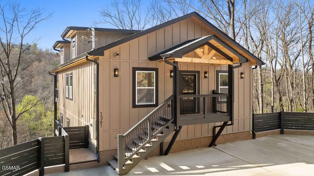 1361 N Baden Drive, Gatlinburg, TN 37738