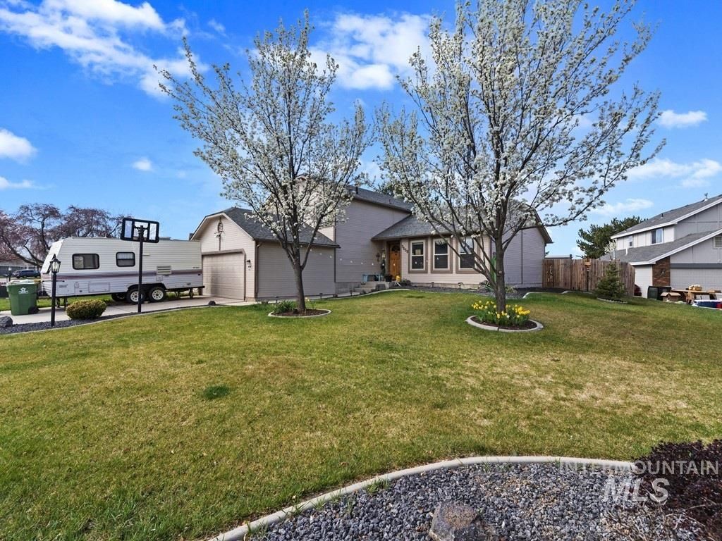 3659 W Woodmont, Meridian, ID 83646