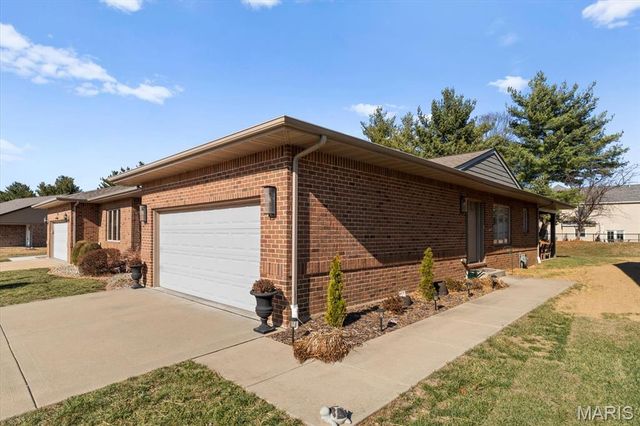 1841 Carrington Way, Swansea, IL 62226