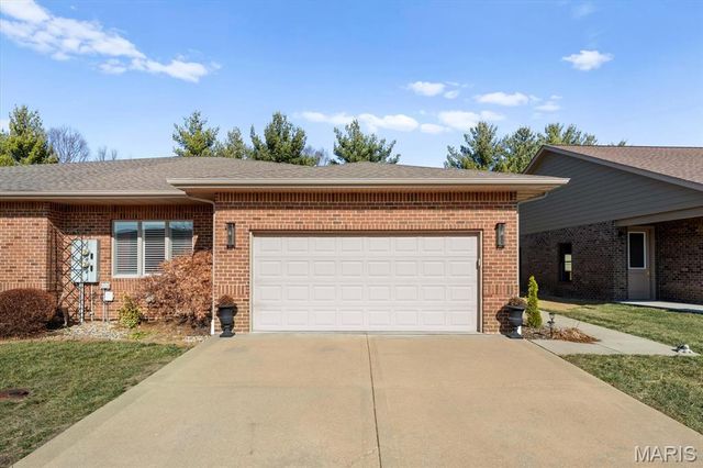 1841 Carrington Way, Swansea, IL 62226