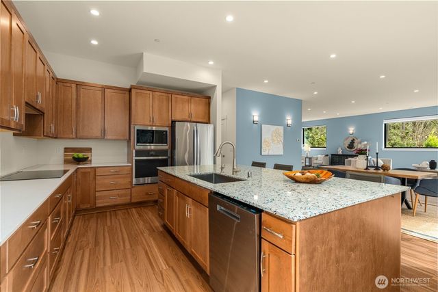 10143 Battle Point Drive NE, Bainbridge Island, WA 98110