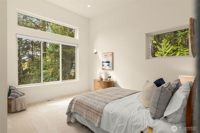 10143 Battle Point Drive NE, Bainbridge Island, WA 98110