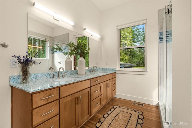 10143 Battle Point Drive NE, Bainbridge Island, WA 98110