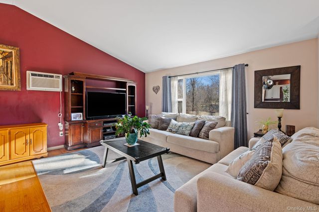 171 East Road, Wallkill, NY 12589