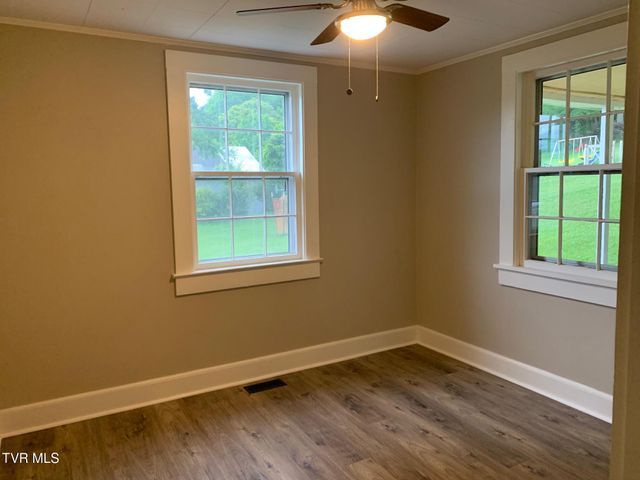 626 North Mohawk Drive, Erwin, TN 37650