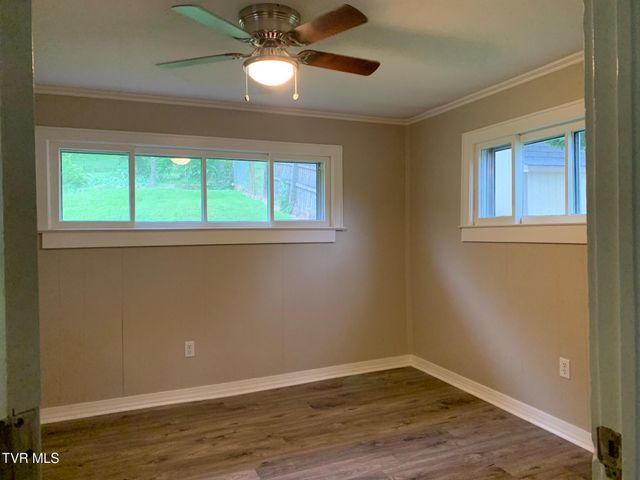 626 North Mohawk Drive, Erwin, TN 37650