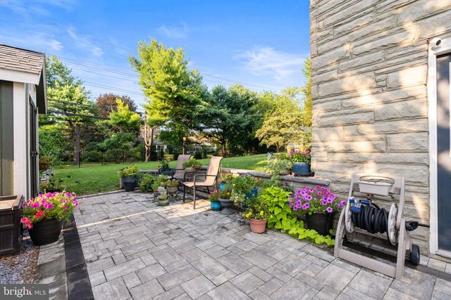 205 E GLENN RD, Hershey, PA 17033