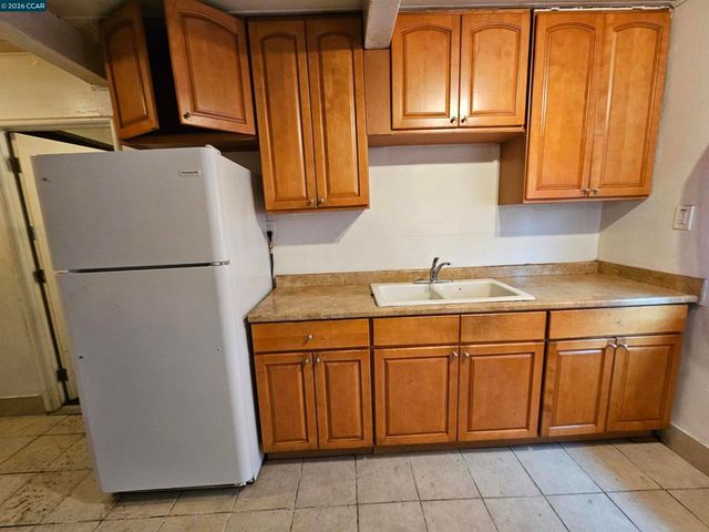 604 604 Harrison Dr, Richmond, CA 94806