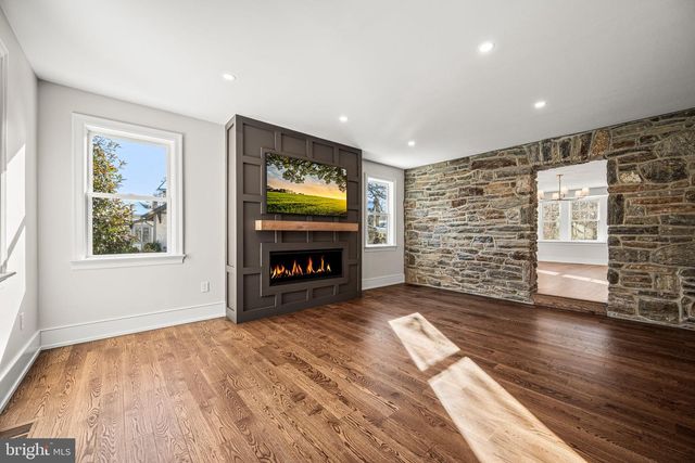 16 NARBROOK PARK, Narberth, PA 19072