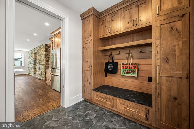 16 NARBROOK PARK, Narberth, PA 19072