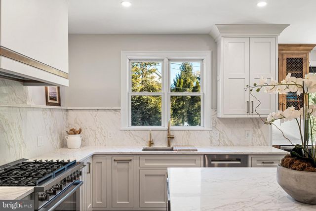 16 NARBROOK PARK, Narberth, PA 19072