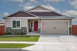 2562 NW Greenwood Avenue, Redmond, OR 97756