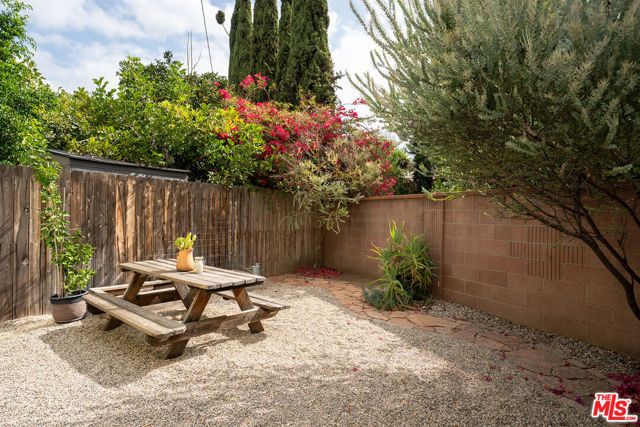 3104 Silver Lake Boulevard, Los Angeles, CA 90039
