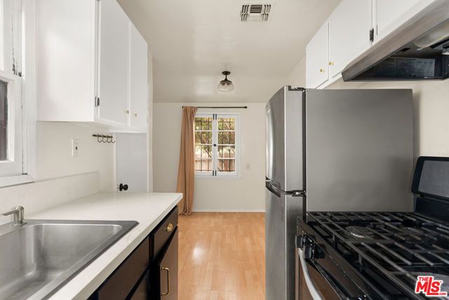 3104 Silver Lake Boulevard, Los Angeles, CA 90039