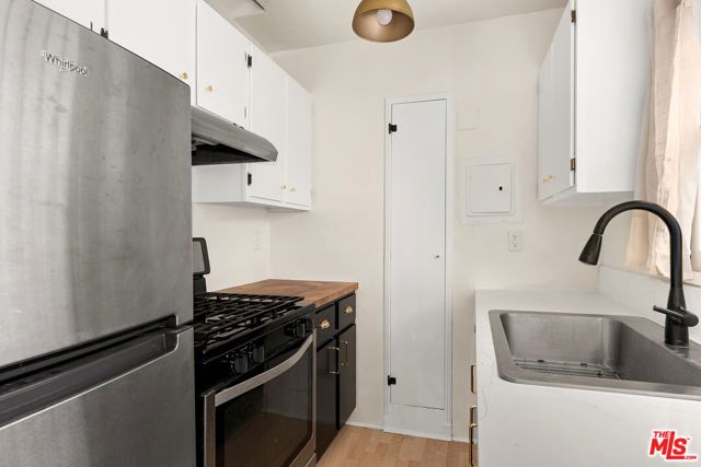3104 Silver Lake Boulevard, Los Angeles, CA 90039