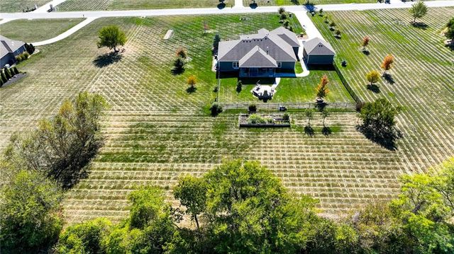 25000 E 101st Street, Lee's Summit, MO 64086