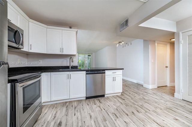 1690 NE 191st Street 115-1, Miami, FL 33179