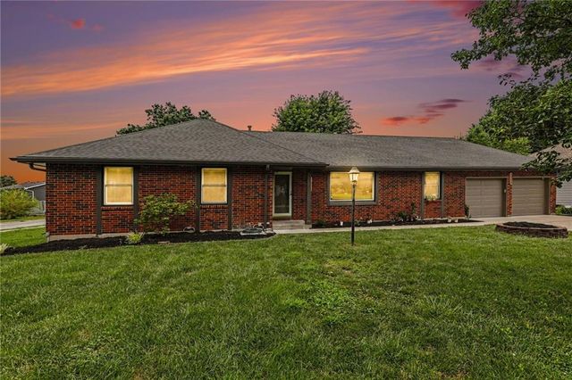 300 N Woodson Drive, Raymore, MO 64083