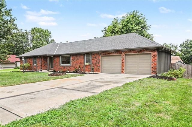 300 N Woodson Drive, Raymore, MO 64083