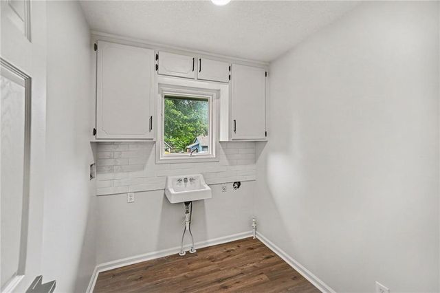 300 N Woodson Drive, Raymore, MO 64083