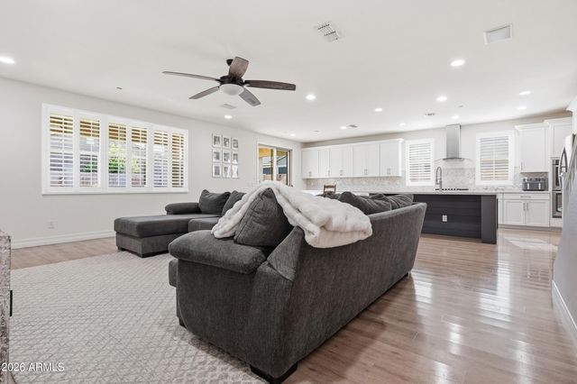 11844 W NADINE Way, Peoria, AZ 85383