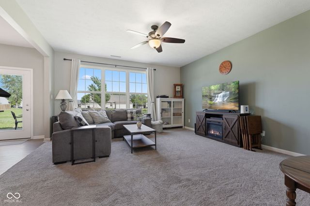 1441 Boots Trail, Greenfield, IN 46140