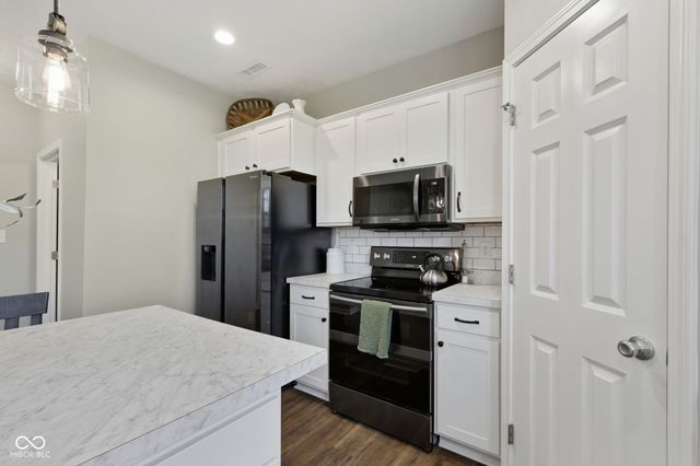 1441 Boots Trail, Greenfield, IN 46140