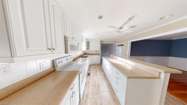 228 Falcon DR, Newport News, VA 23606
