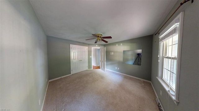 228 Falcon DR, Newport News, VA 23606