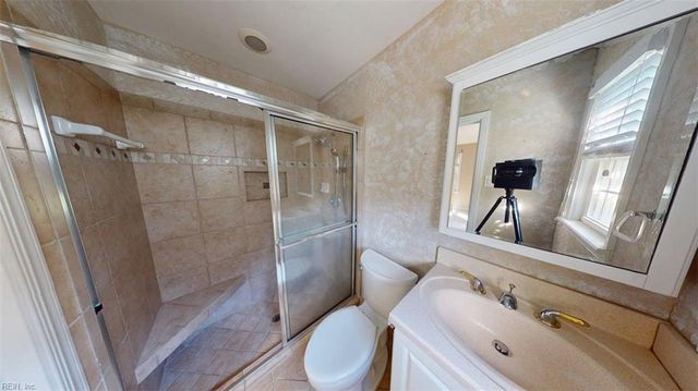 228 Falcon DR, Newport News, VA 23606