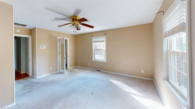 228 Falcon DR, Newport News, VA 23606