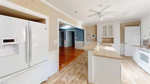 228 Falcon DR, Newport News, VA 23606