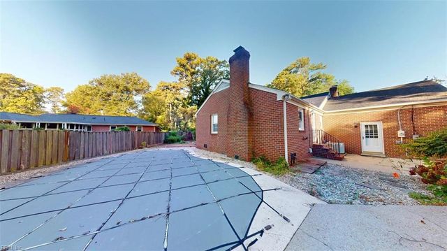 228 Falcon DR, Newport News, VA 23606