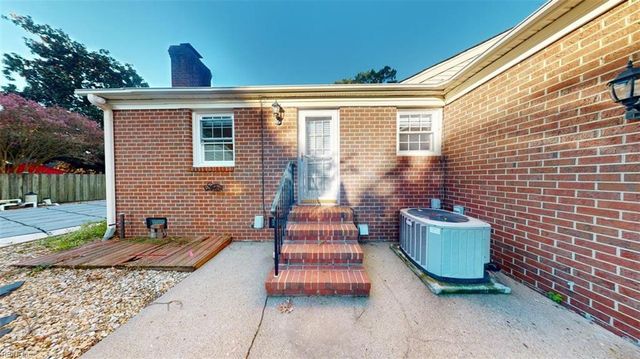 228 Falcon DR, Newport News, VA 23606