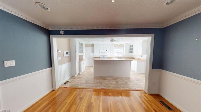 228 Falcon DR, Newport News, VA 23606