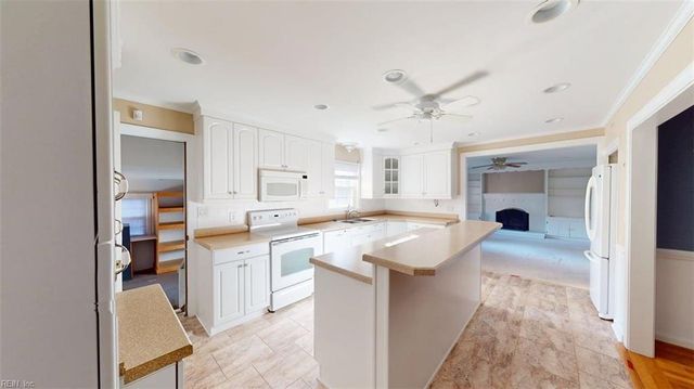 228 Falcon DR, Newport News, VA 23606