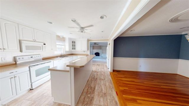 228 Falcon DR, Newport News, VA 23606