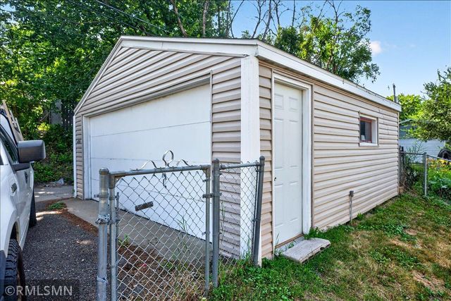 3454 Indiana Avenue N, Robbinsdale, MN 55422
