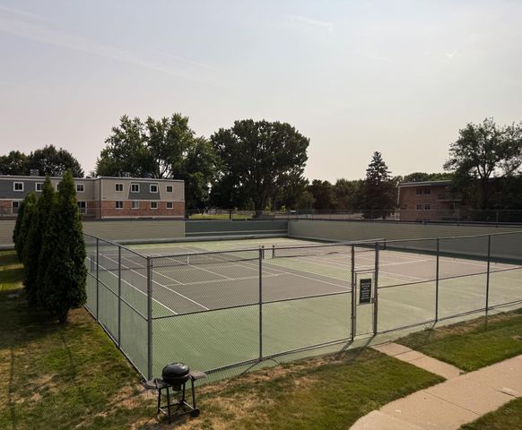 7414 W 22nd Street 306, Saint Louis Park, MN 55426
