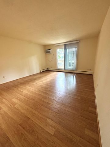 7414 W 22nd Street 306, Saint Louis Park, MN 55426