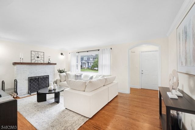 17 Ralph Pl, Morristown Town, NJ 07960