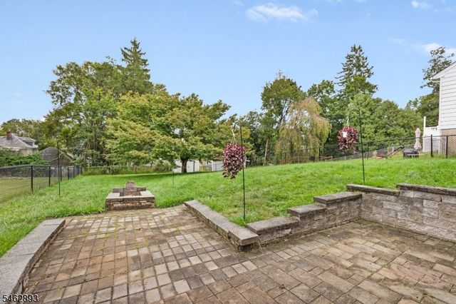 17 Ralph Pl, Morristown Town, NJ 07960