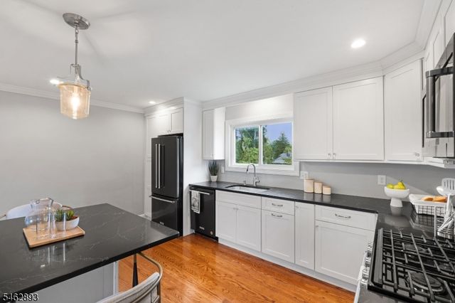 17 Ralph Pl, Morristown Town, NJ 07960
